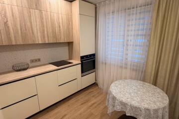 2-к квартира, 56 м², 2/10 эт.